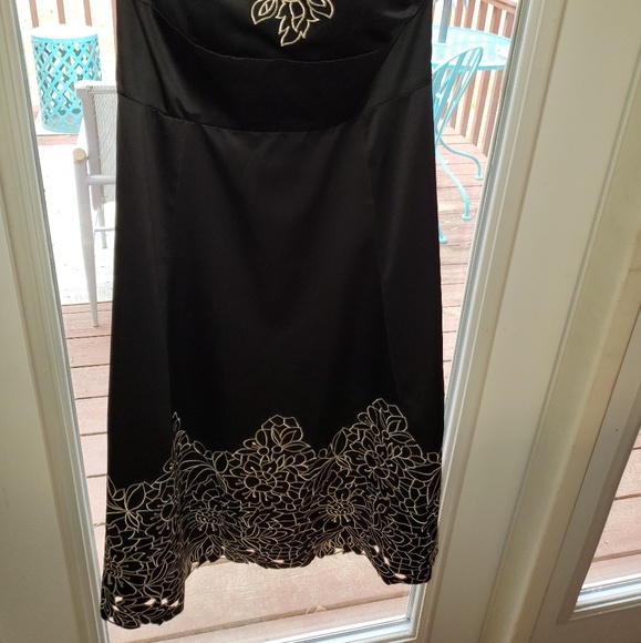 Dress - Picture 2 of 3